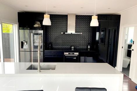 Photo of property in 10 Plunket Avenue, Petone, Lower Hutt, 5012