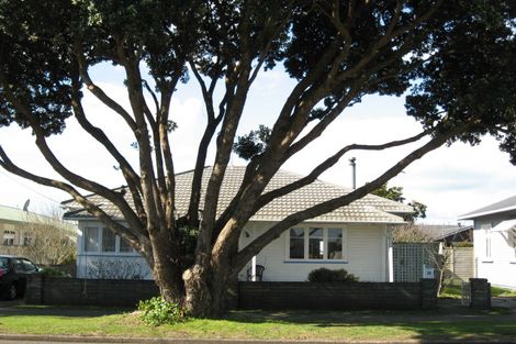 Photo of property in 35 Richmond Street, Fitzroy, New Plymouth, 4312