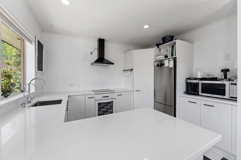 Photo of property in 5a Hemi Street, Waikanae, 5036