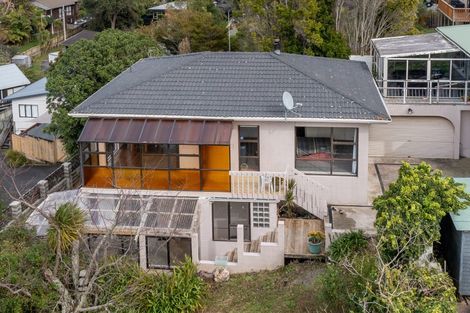 Photo of property in 2/90 Browns Bay Road, Rothesay Bay, Auckland, 0630