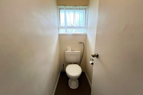 Photo of property in 2/43 Challen Close, Conifer Grove, Takanini, 2112