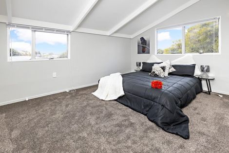 Photo of property in 9 Roseanne Road, Manurewa, Auckland, 2102