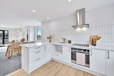 Photo of property in 4/504 Don Buck Road, Massey, Auckland, 0614