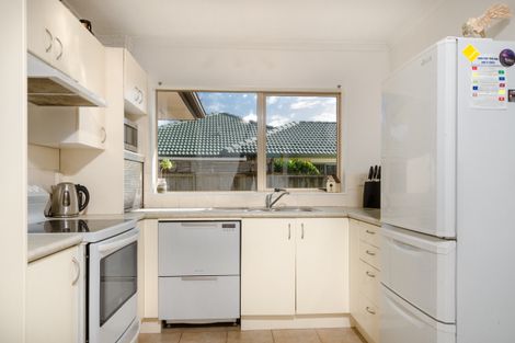 Photo of property in 114f Colwill Road, Massey, Auckland, 0614