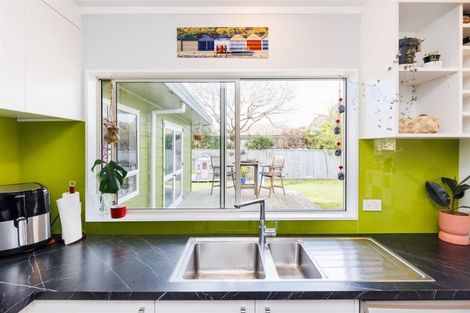 Photo of property in 43 Dalfield Place, Highbury, Palmerston North, 4412