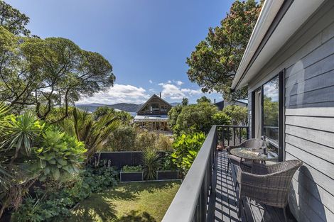 Photo of property in 126a Breaker Bay Road, Breaker Bay, Wellington, 6022
