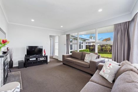 Photo of property in 6 Weston Place, Rangiora, 7400