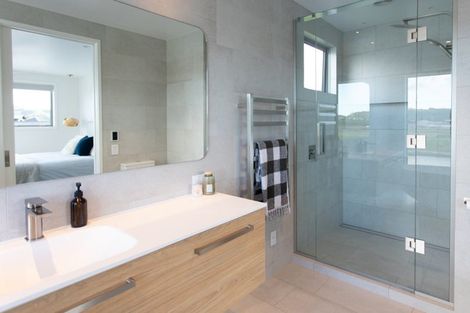 Photo of property in 16 Ngaroma Crescent, Whitianga, 3510