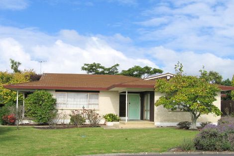 Photo of property in 8 Ursula Place, Half Moon Bay, Auckland, 2012