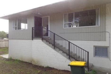 Photo of property in 71 Beaubank Road, Kelston, Auckland, 0602