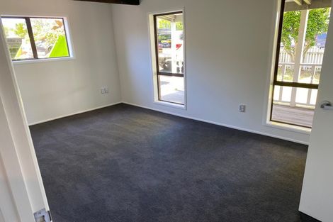 Photo of property in 115 Botany Road, Botany Downs, Auckland, 2010