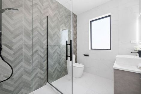 Photo of property in 103 Ennis Avenue, Pakuranga Heights, Auckland, 2010