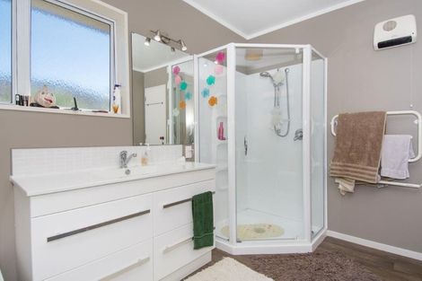 Photo of property in 2 Opal Drive, Papamoa Beach, Papamoa, 3118