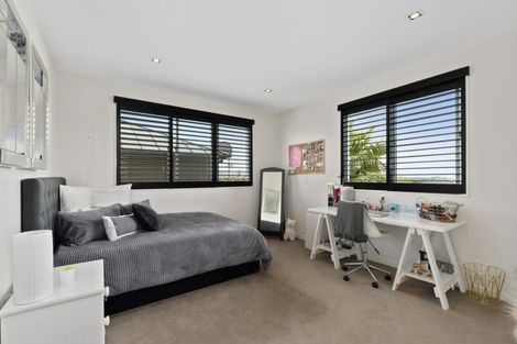 Photo of property in 8 Sylvan Park Avenue, Milford, Auckland, 0620