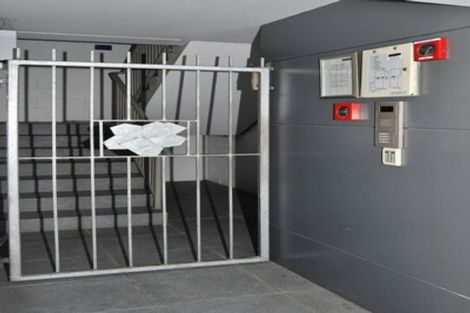 Photo of property in 2/65 Carlton Mill Road, Merivale, Christchurch, 8014