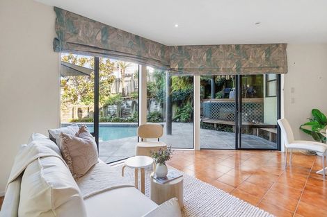 Photo of property in 25 Bucklands Beach Road, Bucklands Beach, Auckland, 2012