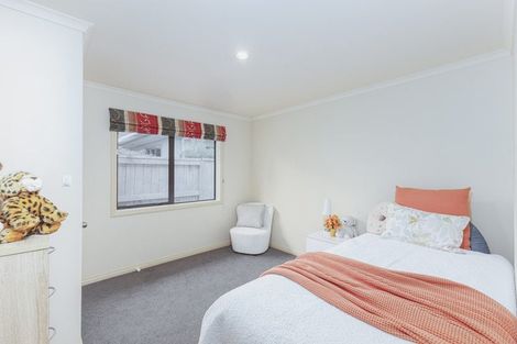 Photo of property in 73 Saint James Drive, Huntington, Hamilton, 3210