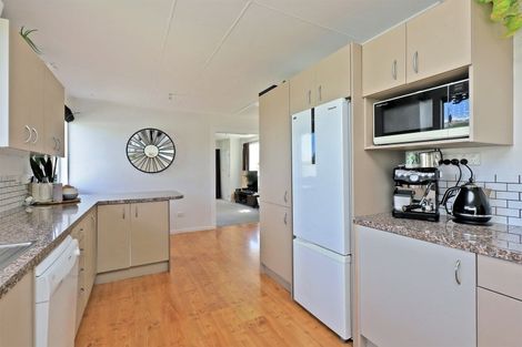 Photo of property in 15 Cooke Place, Taradale, Napier, 4112