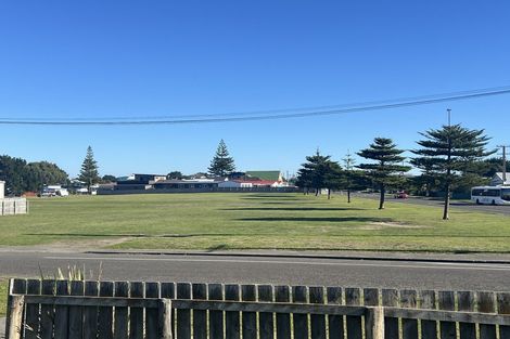 Photo of property in 2 Dawick Street, Foxton Beach, Foxton, 4815