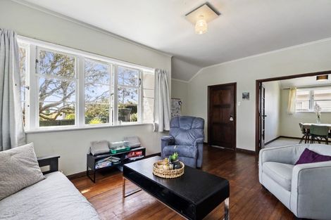 Photo of property in 325 Lake Road, Hauraki, Auckland, 0622
