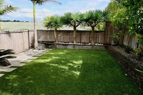 Photo of property in 11 Cognac Place, Henderson, Auckland, 0612