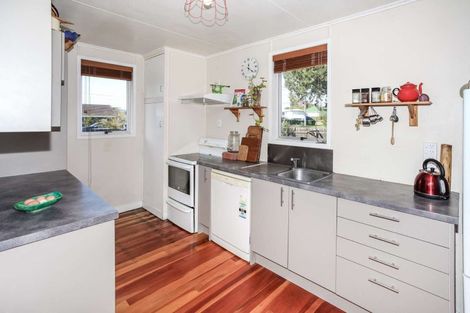 Photo of property in 99 Arimu Road, Papakura, 2110