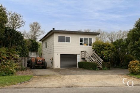 Photo of property in 19 Gillies Crescent, Waimarama, Havelock North, 4294