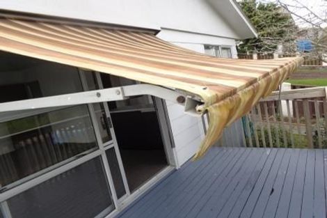 Photo of property in 1/3 Flagstaff Place, Massey, Auckland, 0614