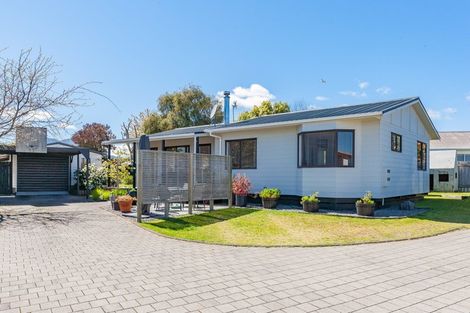 Photo of property in 16 Ward Place, Richmond Heights, Taupo, 3330