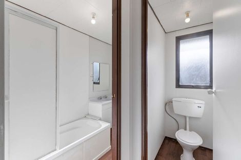 Photo of property in 2/76 Parrs Cross Road, Henderson, Auckland, 0612