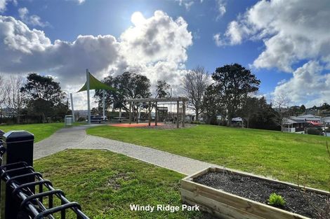 Photo of property in 2/22 Windy Ridge Road, Glenfield, Auckland, 0629
