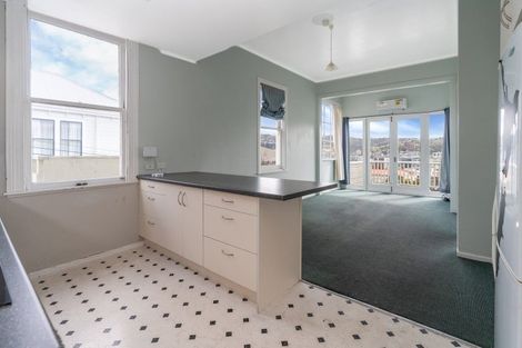 Photo of property in 16 Austin Street, Mount Victoria, Wellington, 6011