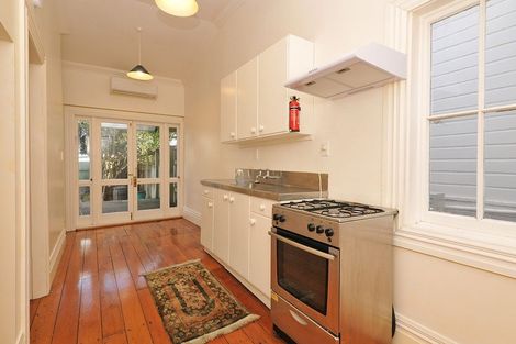 Photo of property in 9 Park Street, Thorndon, Wellington, 6011