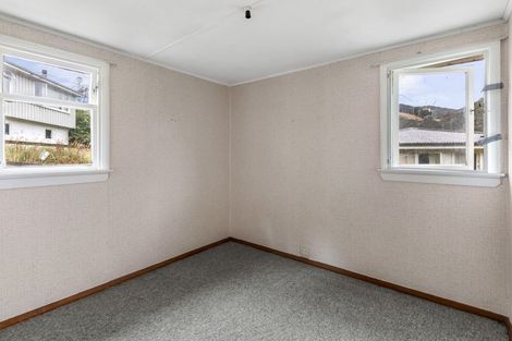 Photo of property in 19 Tui Terrace, Waipori Falls, Outram, 9073