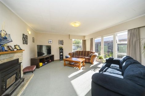 Photo of property in 16 Maunder Street, Marton, 4710