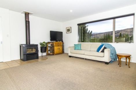 Photo of property in 8 Short Street, Bannockburn, Cromwell, 9384