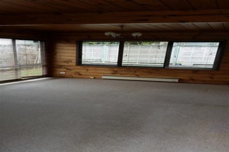 Photo of property in 2/6 Laings Road, Bucklands Beach, Auckland, 2012