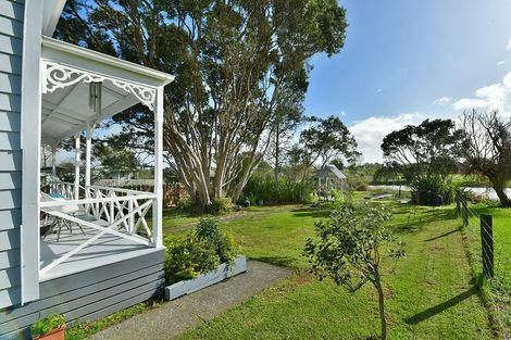 Photo of property in 11 Green Lane, Helensville, 0800