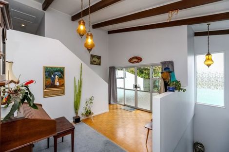 Photo of property in 19 Findlay Street, Moturoa, New Plymouth, 4310