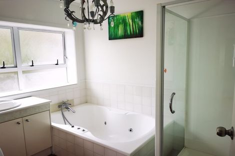 Photo of property in 34 Glenfern Road, Mellons Bay, Auckland, 2014