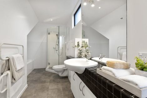 Photo of property in 63a Beresford Street, Bayswater, Auckland, 0622