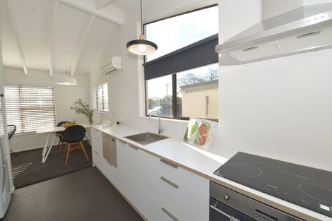 Photo of property in 2/11 Taupata Street, Redcliffs, Christchurch, 8081