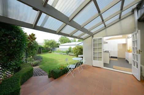 Photo of property in 14 Weston Road, St Albans, Christchurch, 8052