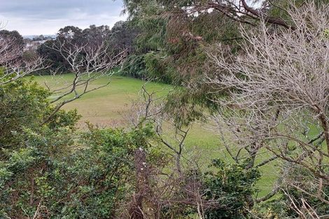 Photo of property in 2 Onslow Place, Merrilands, New Plymouth, 4312