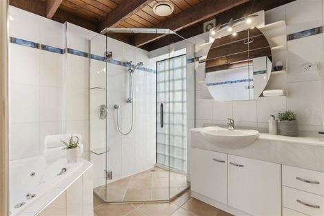 Photo of property in 40 Takutai Avenue, Bucklands Beach, Auckland, 2012