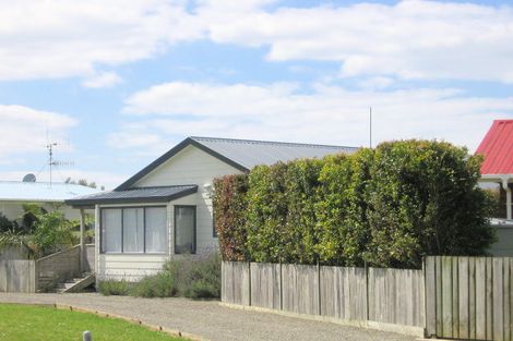 Photo of property in 16 Hereford Place, Waihi Beach, 3611