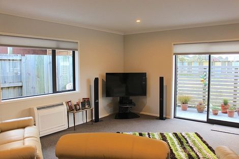 Photo of property in 8a Montague Grove, Stratford, 4332