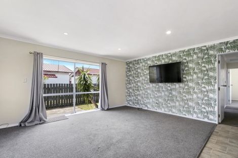 Photo of property in 4 Wellington Road, Wainuiomata, Lower Hutt, 5014