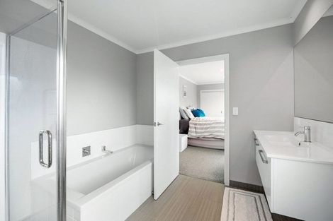 Photo of property in 46 Plescher Crescent, Leamington, Cambridge, 3432