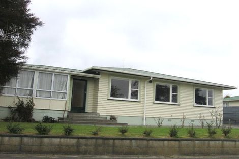 Photo of property in 4 Ellesmere Crescent, Highbury, Palmerston North, 4412